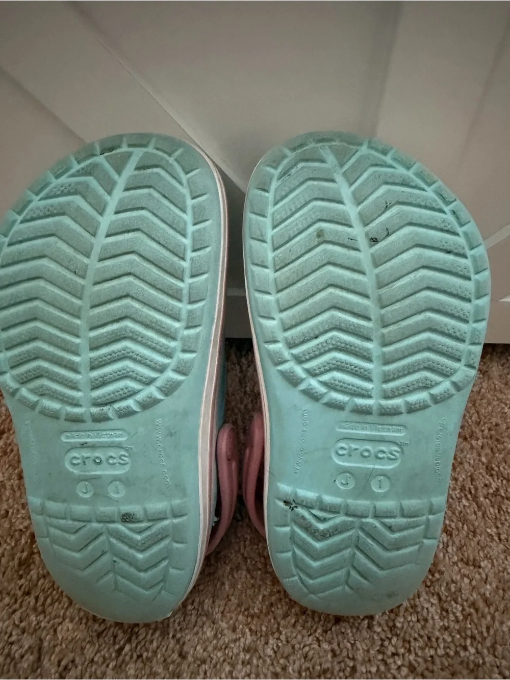 Crocs Crocband Clogs - Kids Size J1 - Ice Blue & Pink Pastel Comfort Sandals